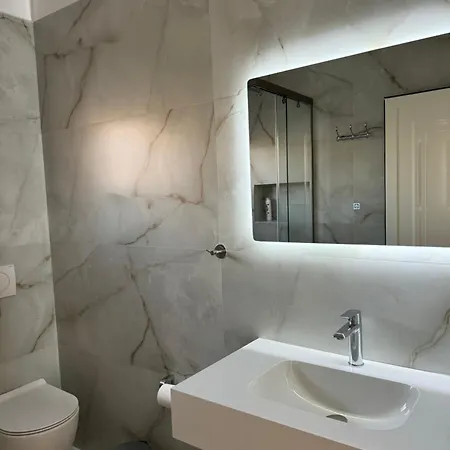 Hotel Huqi Seaside 3*