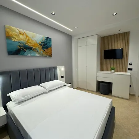 Huqi Seaside 3* Durrës